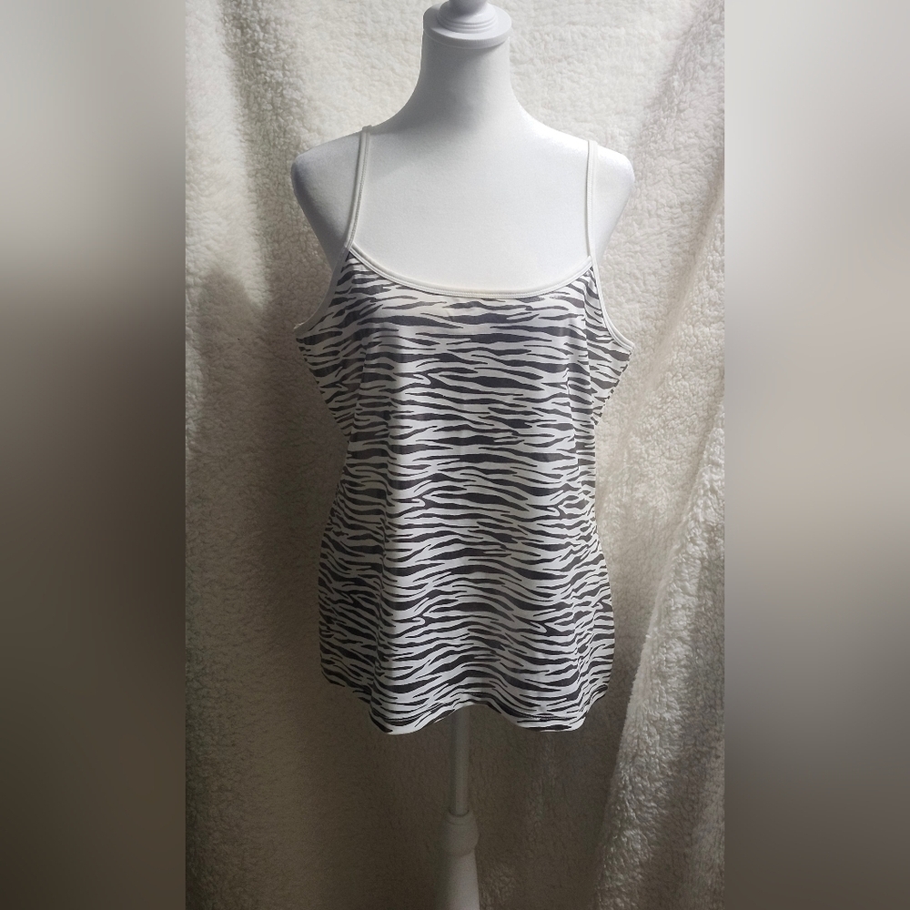 Flamingo Urban Silver and White Fitted Tank Top Size: XL - Picture 2 of 4